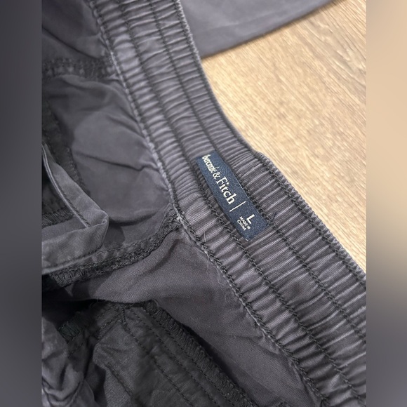 Abercrombie & Fitch Utility Jogger Size Large - Picture 2 of 8